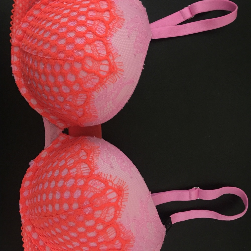 NWT VICTORIAS SECRET BRA 32DD $62.50